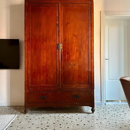Campo San Polo Canal View Apartment *